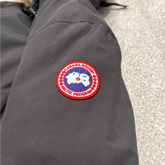 Black Canada Goose Whistler Parka - Picture 9 of 16